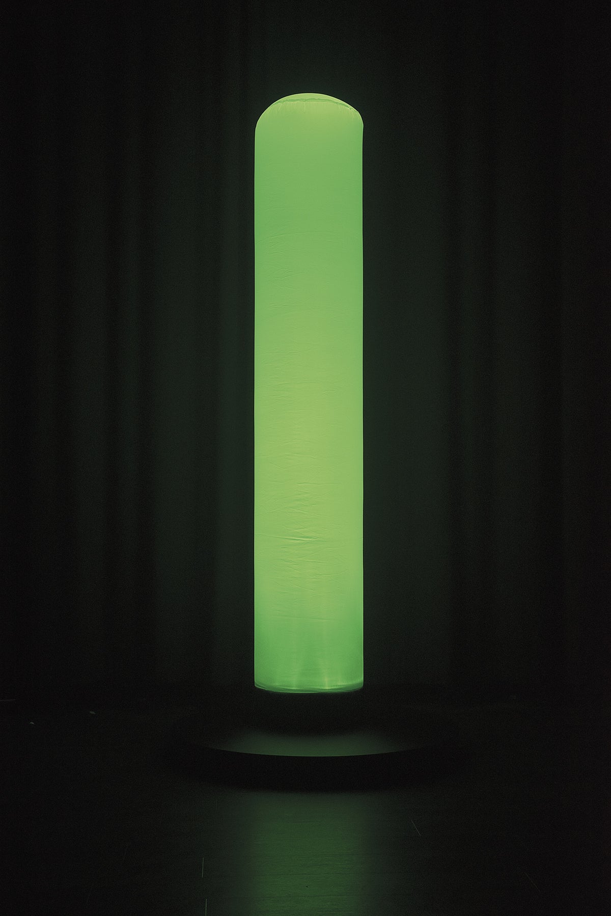 Aircone Q6, uppblåsbar LED-kon RGBWA-UV