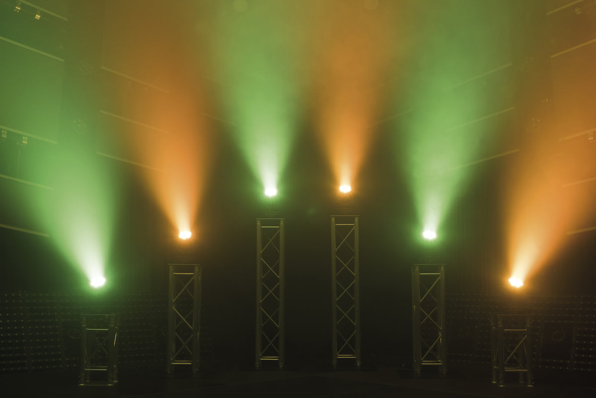 Shark Wash One, RGBWA-UV LED-wash-moving head 7 × 12 W