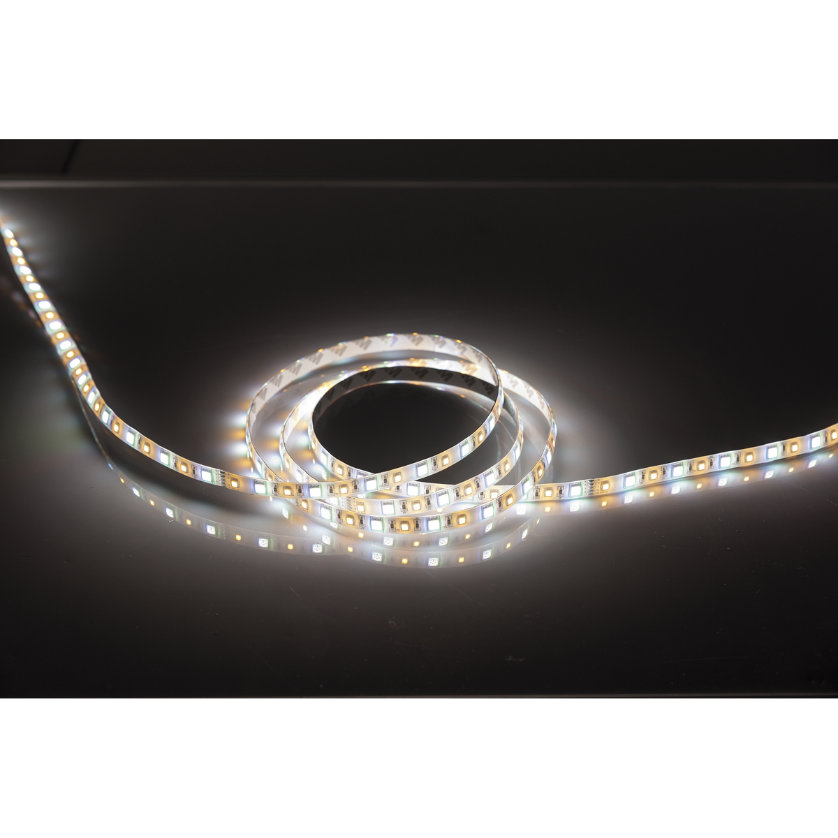 Havana Dropper, LED-slinga RGB + 2400 K, IP62, 5 m, 11,6 W/m