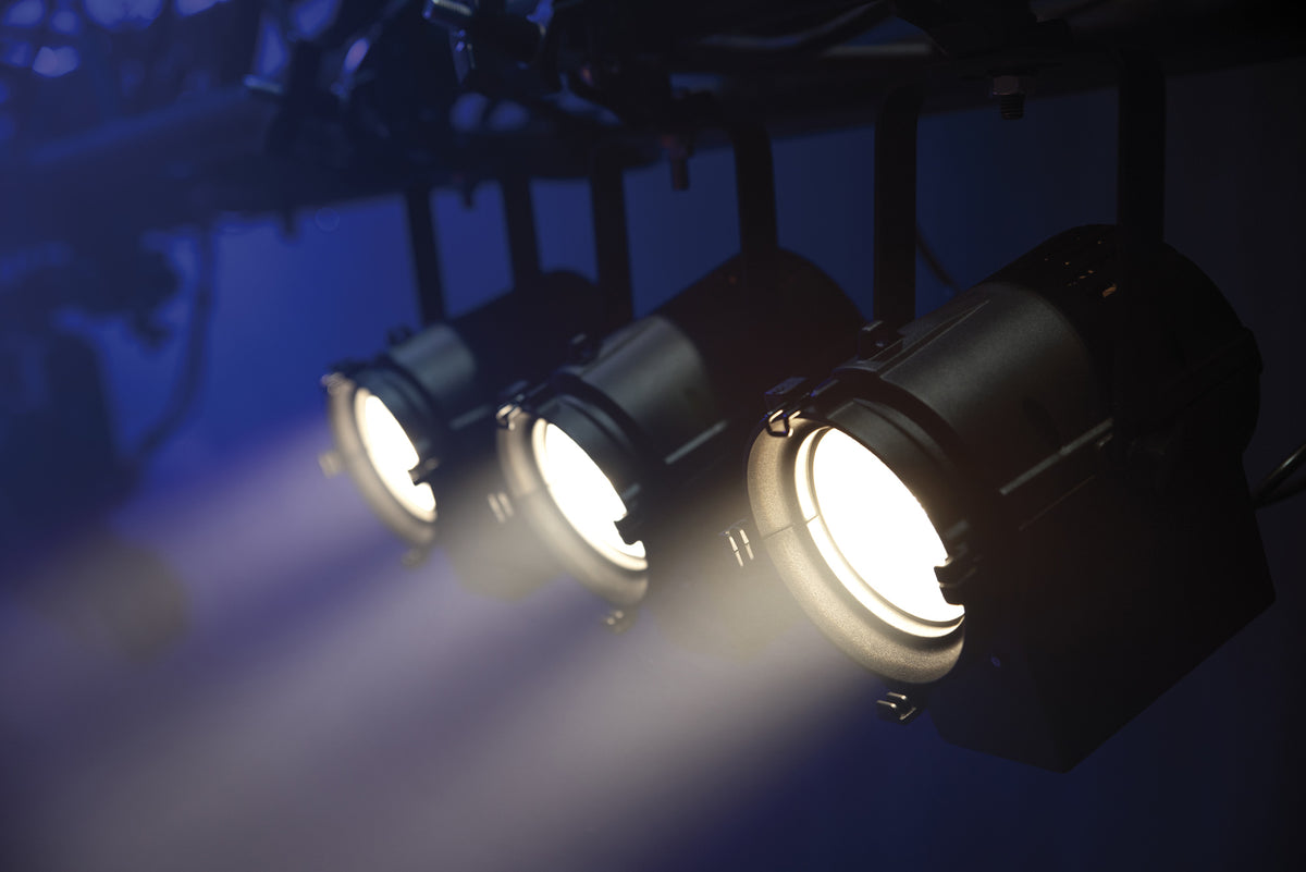 Performer Fresnel Mini DMX, LED-fresnel 30 W varmvit