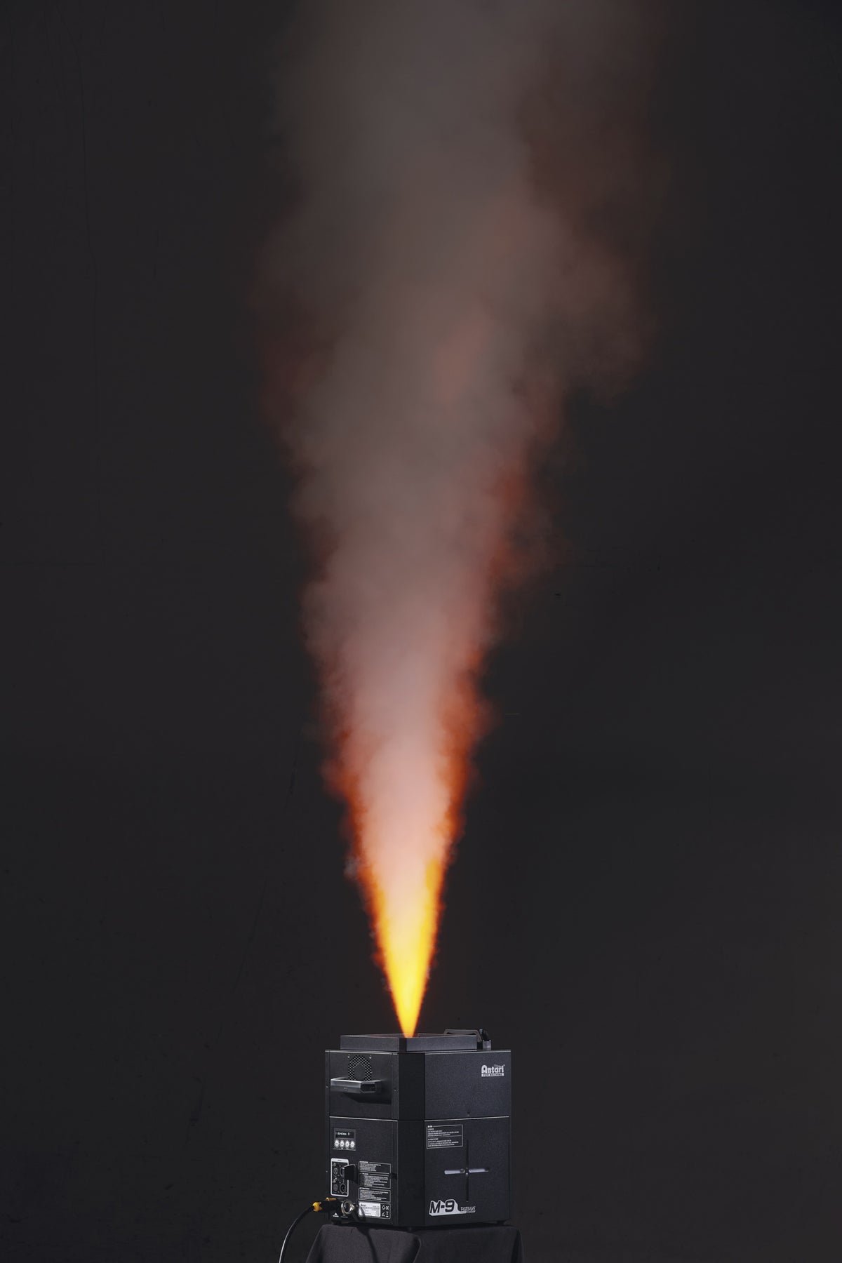 M-9 Jet jetrökmaskin med RGBAW-LED för CO₂-effekt, 1 800 W